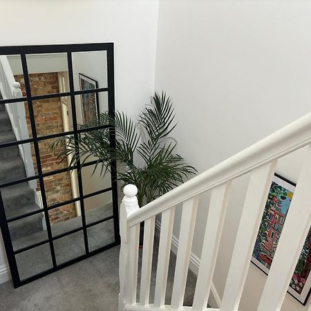 Charming Edwardian Maisonette In Trendy Location, Minutes From Restaurants And Pubs In Ashley Cross, 풀 외부 사진